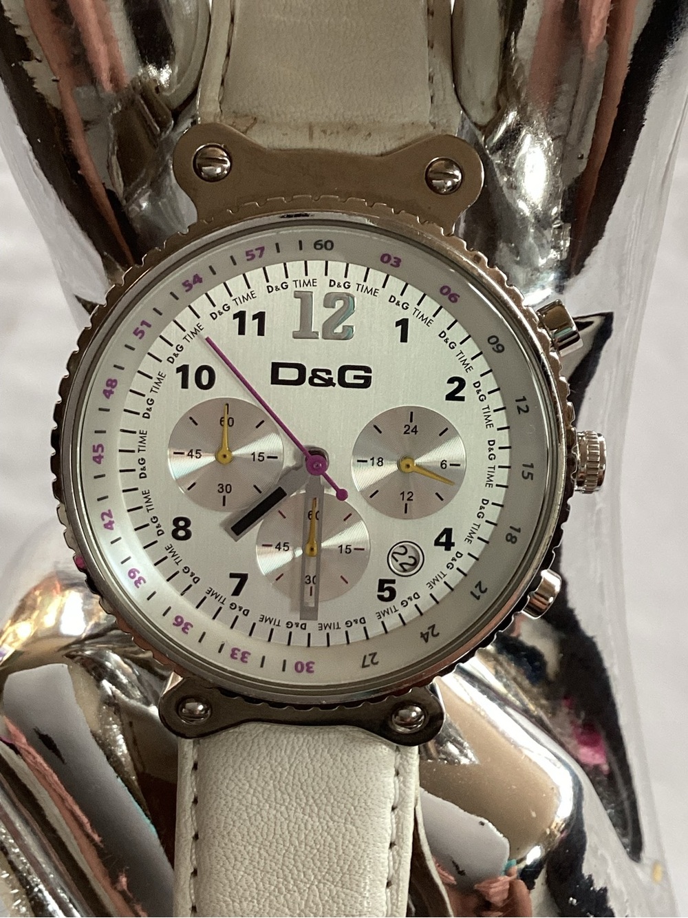 D&G Vintage Chronograph Quartz Watch White Leather Silver Steel New Batteries